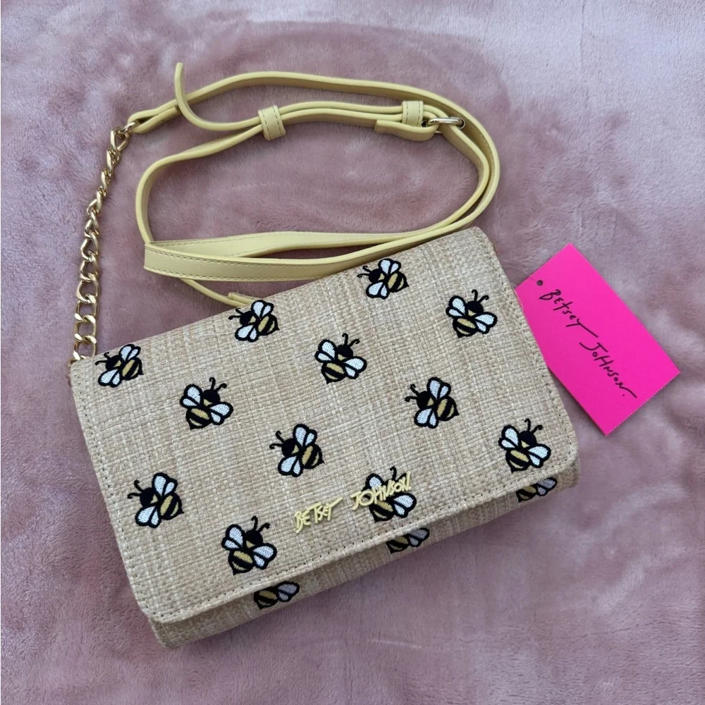 Betsey Johnson Tan Bee Pattern Crossbody Bag - Picture 1 of 2